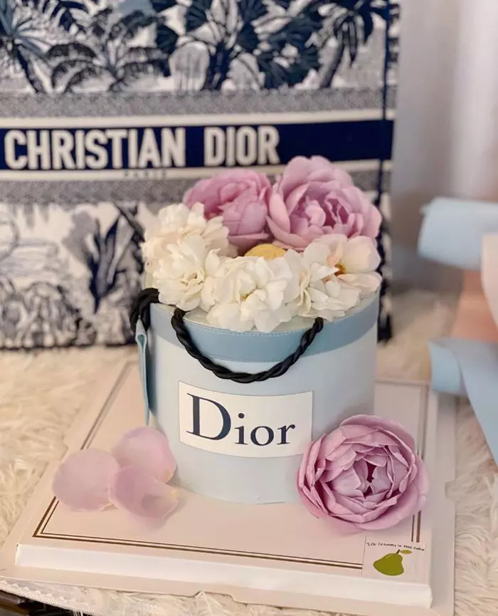 Dior 淡藍雅痞風